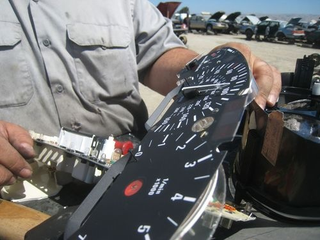 Illustration for article titled Junkyard Build Quality Challenge, Speedometer Edition: Germany